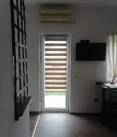 Garden House Apartment